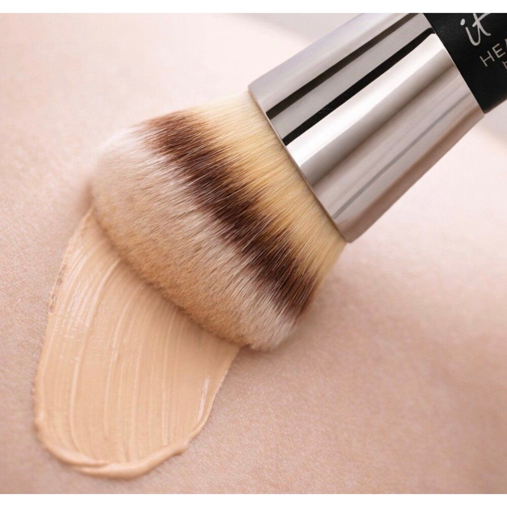Heavenly Luxe No 29 Foundation Brush - Picture 5 of 7